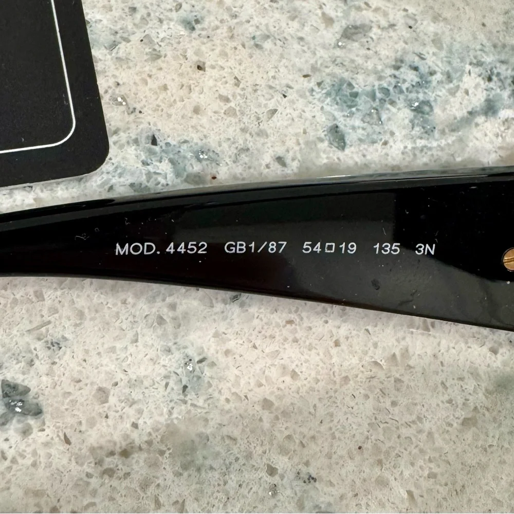 Versace Black Sunglasses - Picture 9 of 10